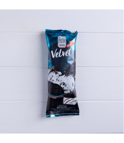 Мороженое эскимо пломбир «VELVET» «CHOCO & COOKIES» в шоколадной черной глазури с кусочками шоколадного печенья, 12% в 72g (г) - Торговая марка «Лимо»